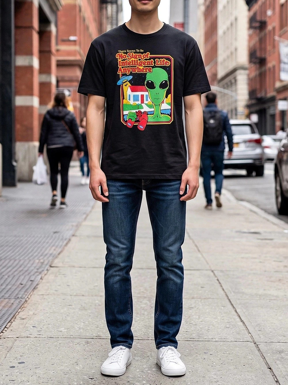 Alien Graphic Short Sleeve Tee in Black